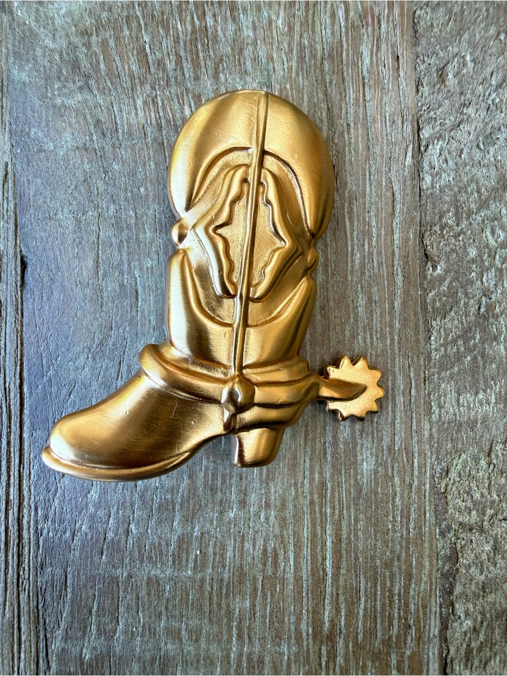 Vintage Golden cowboy boot with spur 2’ pin brooch.